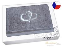Luxusní dárková balení ručníku s výšivkou šedá Srdce bílá/stříbrná