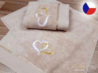 Luxusní ručník s výšivkou béžový 450g Srdce bílá/zlatá